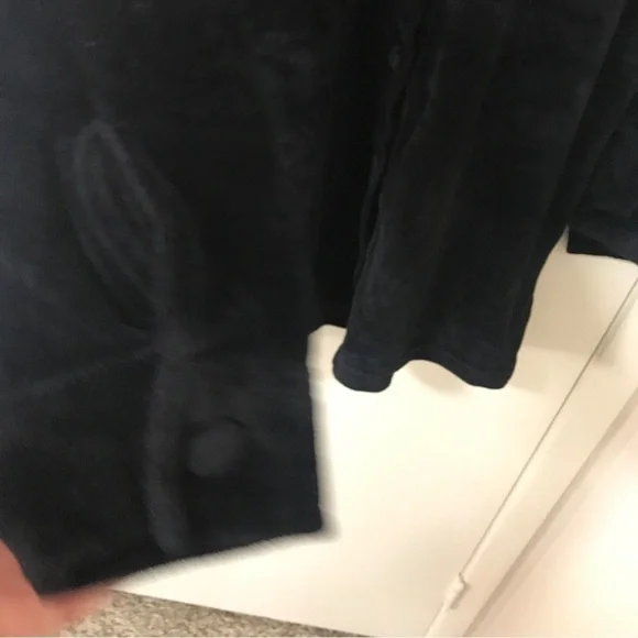 Vintage Erika collection black velvet long sleeve button down shirt - Picture 8 of 9